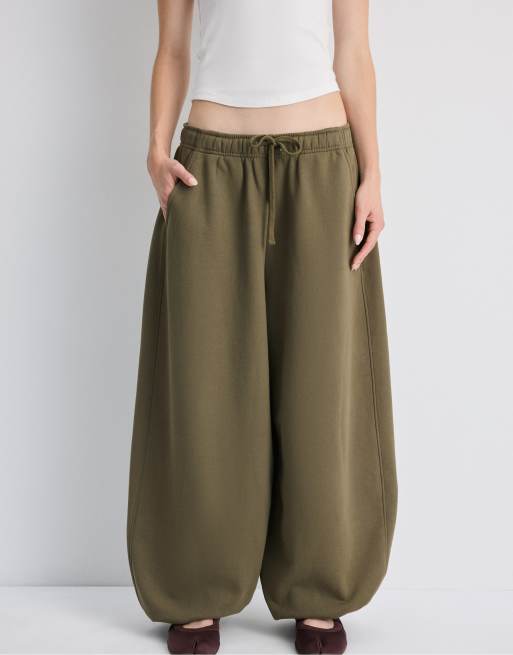 Stradivarius mjuka joggingbyxor med dragsko i khaki, 2 av 7