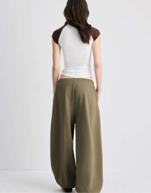 Stradivarius mjuka joggingbyxor med dragsko i khaki, 3 av 7