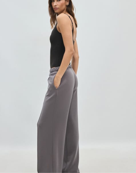 Stradivarius mjuka joggingbyxor med vida ben och dekorativ söm framtill i grått - view 1