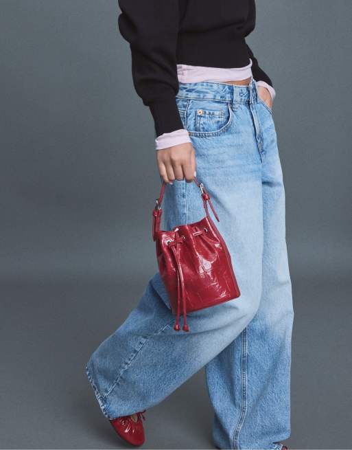 Stradivarius Mock-croc bucket bag in red, 3 of 4