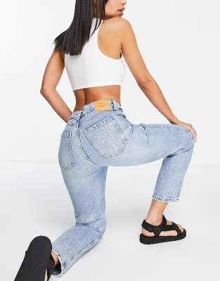 Stradivarius - Mom fit vintage jeans van biologisch katoen in lichte  wassing | ASOS