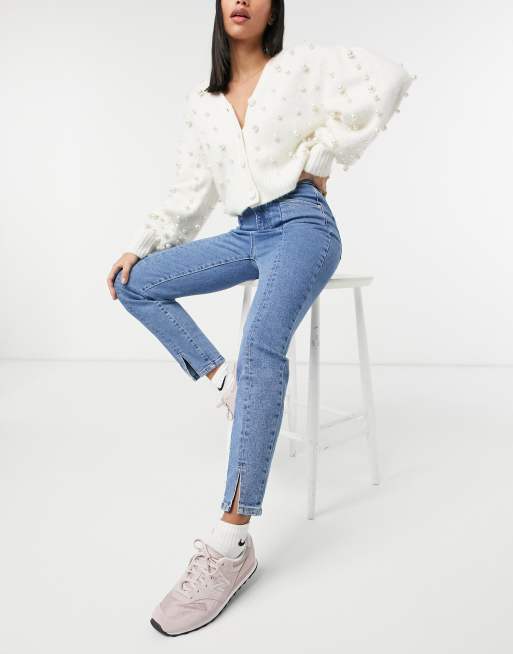 Stradivarius - Mom jeans con spacchetti sul davanti in cotone elasticizzato blu - MBLUE