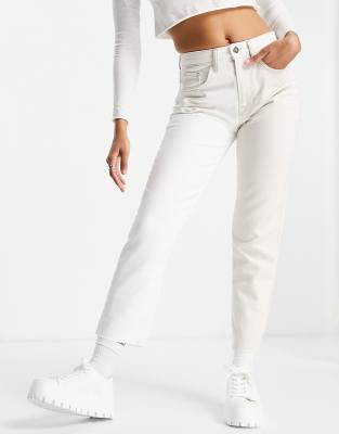 Stradivarius – Mom-Jeans in zwei kontrastierenden Ecru-Tönen
