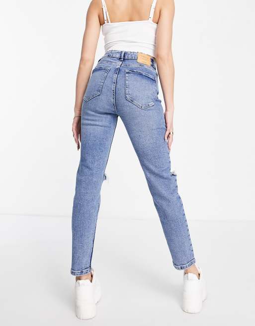 Stradivarius – Mom-Jeans mit schmalem Schnitt, Stretchanteil und Zierrissen in authentischem Blau , 2 von 4