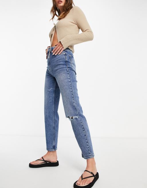 Stradivarius - Mom jeans slim in cotone elasticizzato con strappi blu medio - MBLUE