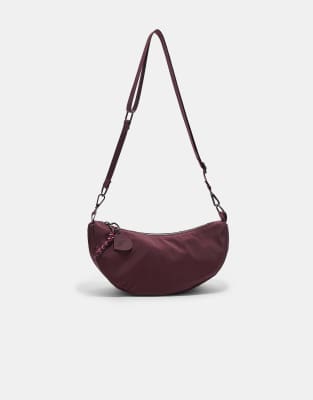 Stradivarius - Moon Bag zum Umhängen aus Stoff in Burgunderrot