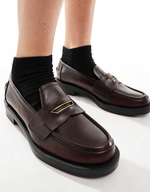 Stradivarius – Mörka, vinröda loafers , 4 av 4