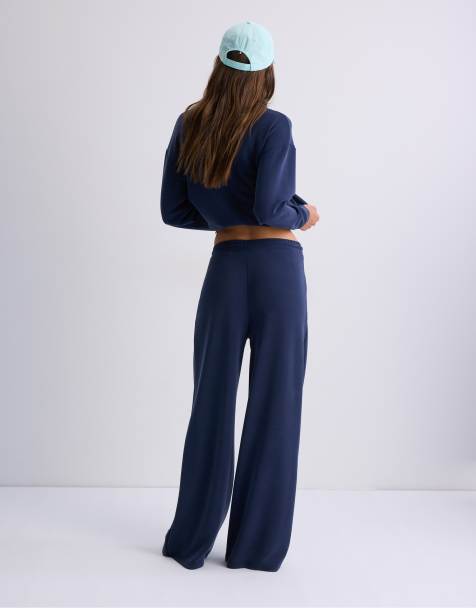 Stradivarius – Mörkblått set i mjukt sweatshirttyg med bar axel - view 1