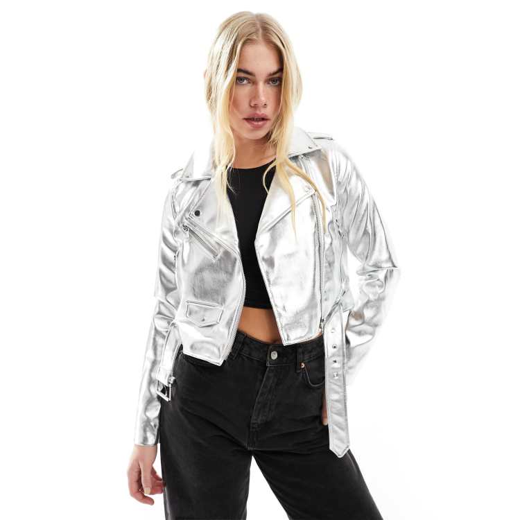 Stradivarius – Motorradjacke aus silberfarbenem Kunstleder ASOS
