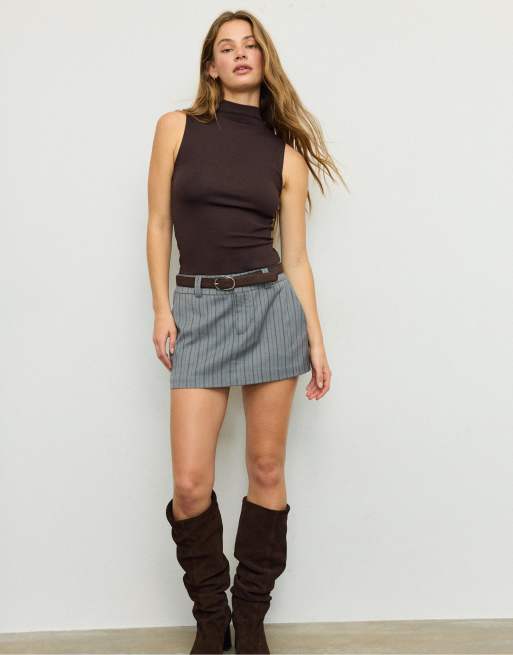 Stradivarius - Mouwloos T-shirt met opstaande boord in bruin, 2 van 4