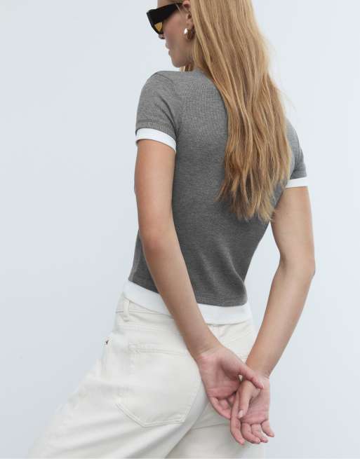 Stradivarius - Mørkegrå T-shirt med kontrasterende lag-på-lag design, 3 af 4