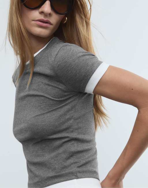 Stradivarius - Mørkegrå T-shirt med kontrasterende lag-på-lag design, 4 af 4