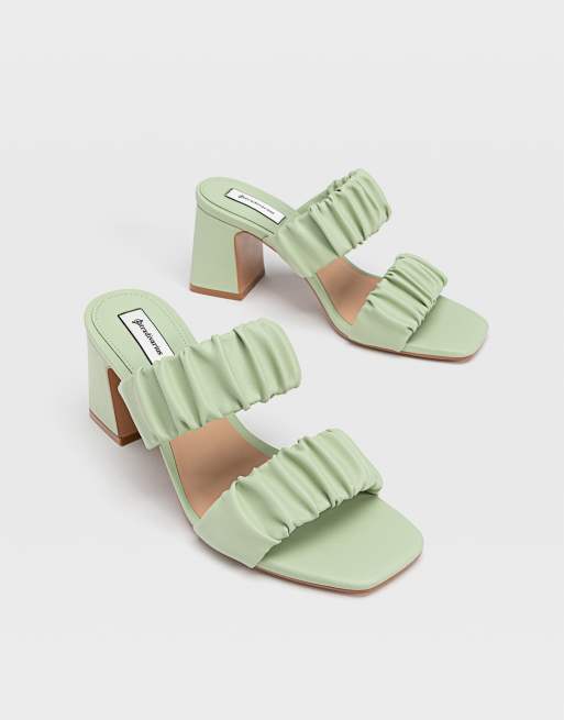 Stradivarius - Mules à talon avec bride matelassée - Vert, 2 de 4