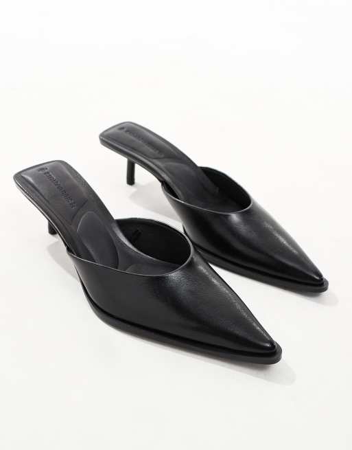 Stradivarius Mules in Schwarz mit Kitten Heel Absatz