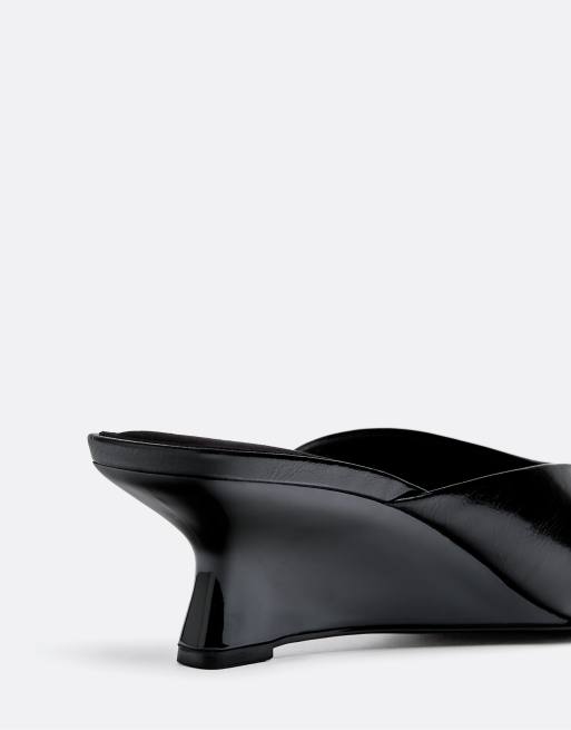 Stradivarius mules med lädereffekt och kilklack i svart, 4 av 4