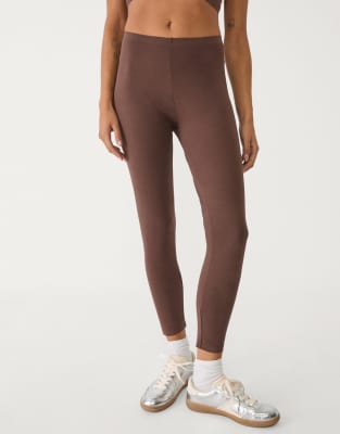 Stradivarius - Nahtlose Leggings aus Baumwolle in Braun