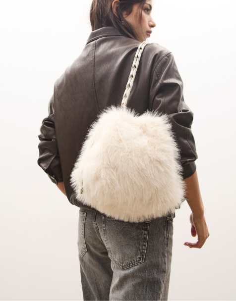 Stradivarius – Naturvit bucketväska i fuskpäls med kedja - view 1