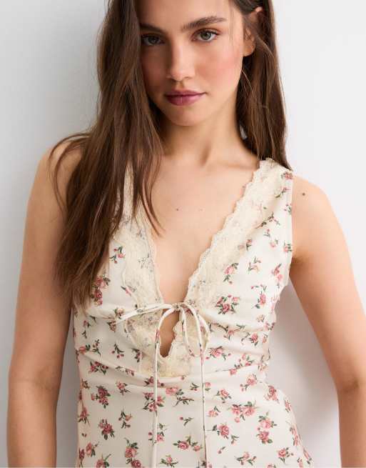 Stradivarius – Naturvit, kort klänning i satin med spetsdetaljer, 2 av 4