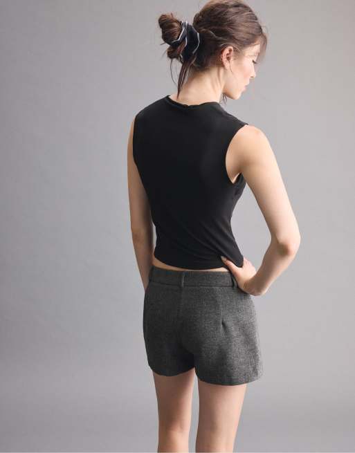 Stradivarius nette short met paspelzakdetail in donkergrijs, 3 van 7