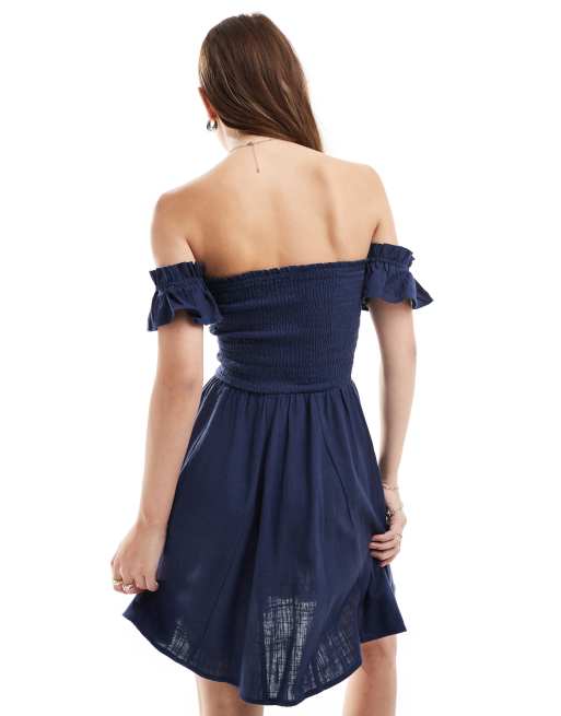 Stradivarius – Niebieska marszczona sukienka mini z odsłoniętymi ramionami, 4 z 4