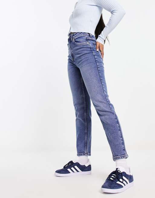 Stradivarius – Niebieskie elastyczne mom jeans o dopasowanym kroju, 3 z 5