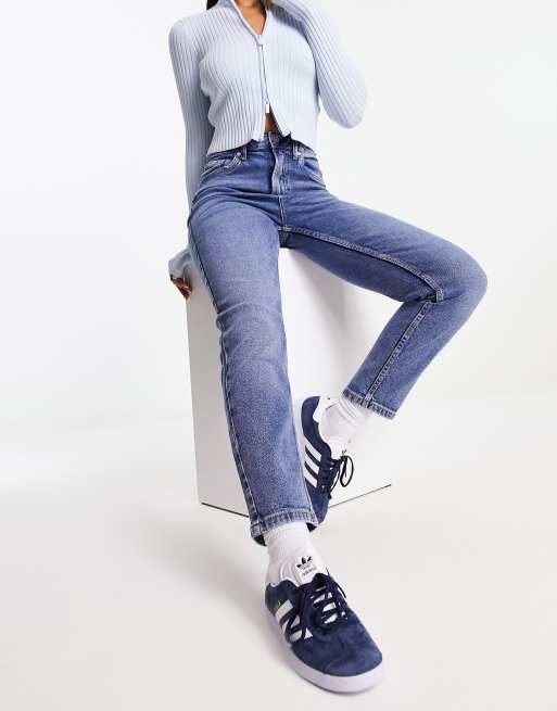 Stradivarius – Niebieskie elastyczne mom jeans o dopasowanym kroju, 4 z 5