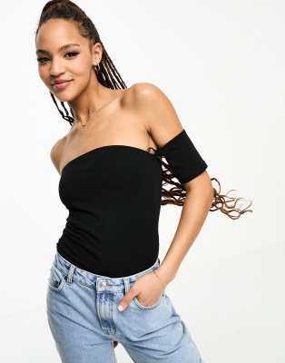 off shoulder bodysuit in black