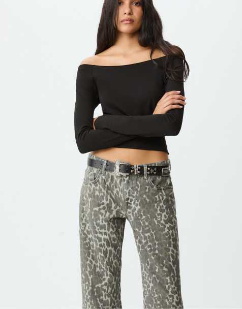 Stradivarius Off-the-shoulder top in black - view 1