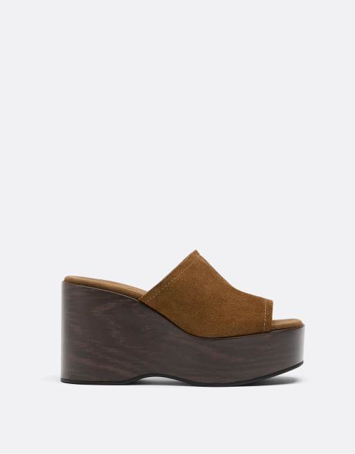 Stradivarius – Offene Schuhe aus braunem Leder mit Plateau-Keilabsatz, 2 von 4