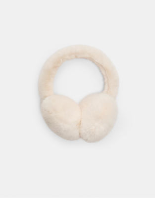 Stradivarius - Ohrenschützer aus Kunstpelz in Ecru-Weiß