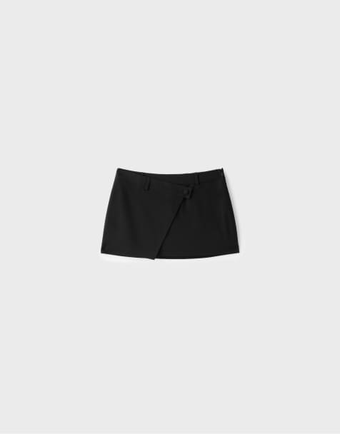 Stradivarius omlott skort i svart - view 1