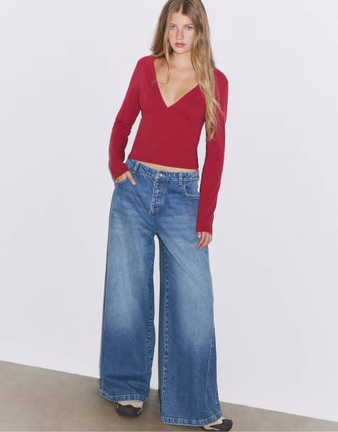 Stradivarius onderbust uitgesneden T-shirt met lange mouwen in rood - view 1