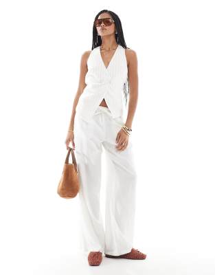 Stradivarius Open Back Tie Detail Vest