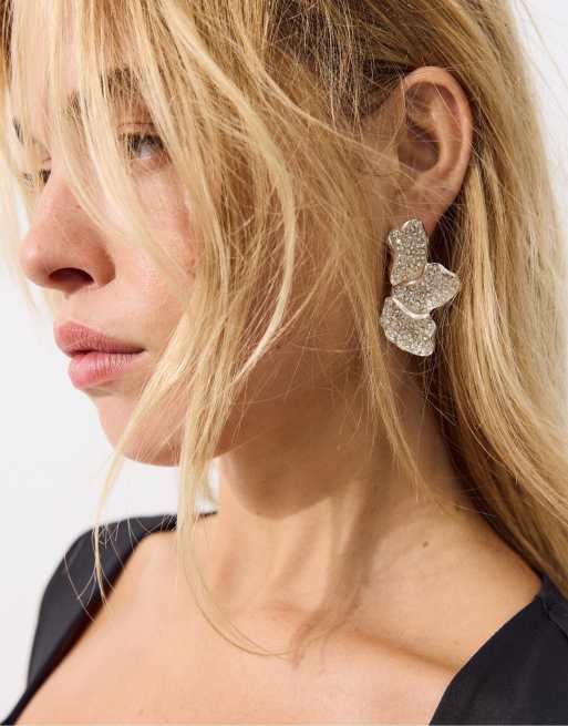 Stradivarius orecchini pendenti a ventaglio grigi