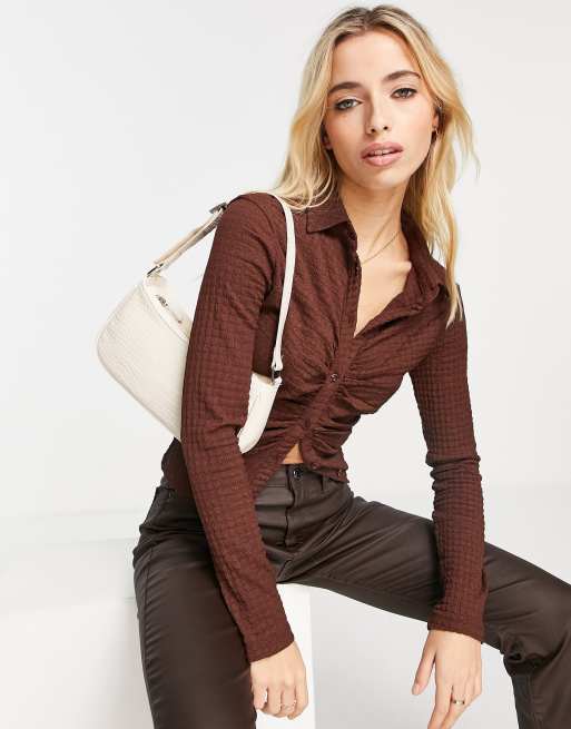Stradivarius - Overhemd met stretch en textuur in jaren 90-stijl in chocoladebruin