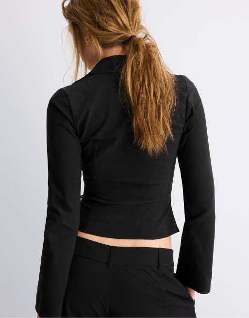 Stradivarius overhemd met V-hals en plooien in zwart, 3 van 5