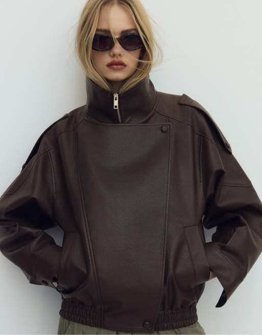 Stradivarius Oversize faux leather biker jacket in brown, 2 of 7