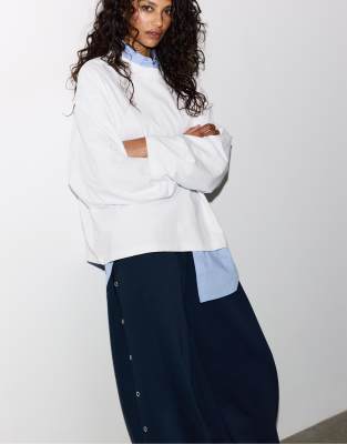 Stradivarius - Oversize-Hemdbluse in Himmelblau