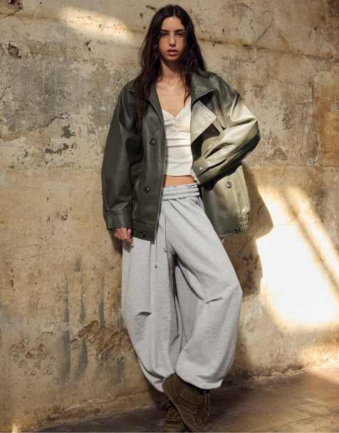 Stradivarius oversize jacka i lädereffekt i khaki - view 1