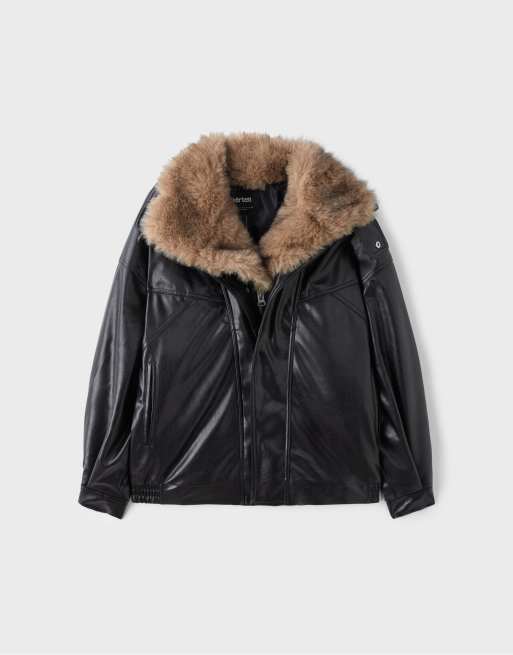 Stradivarius oversize-jacka med fuskpälskrage i svart, 6 av 7