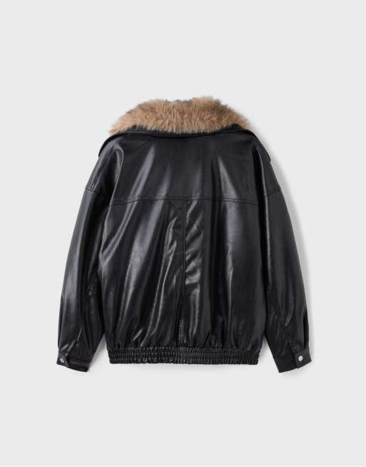 Stradivarius oversize-jacka med fuskpälskrage i svart, 7 av 7