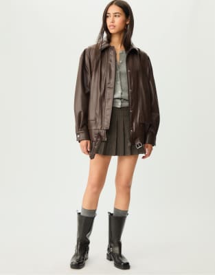 Stradivarius - Oversize-Jacke aus Kunstleder in Braun-Brown