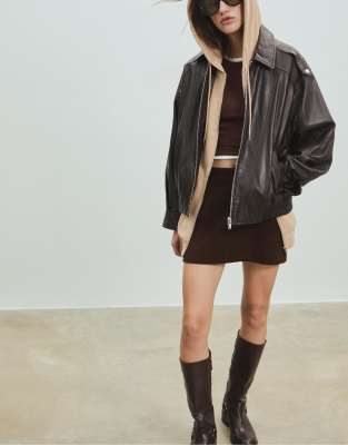 Stradivarius - Oversize-Kapuzenpullover in Steinbeige-Weiß