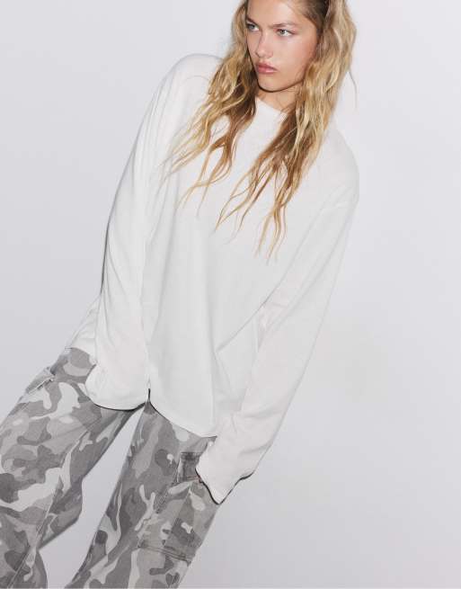 Stradivarius Oversize Langarm-T-Shirt in Ecru, 5 von 7