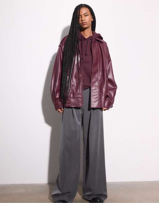 Stradivarius Oversize leather effect biker jacket in burgundy, 4 of 4