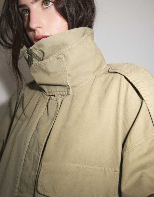 Stradivarius Oversize parka with pockets in khaki, 4 of 7