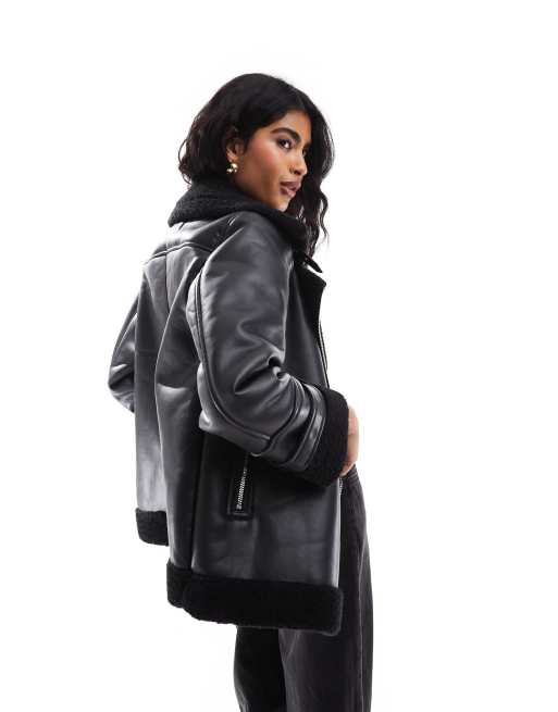 Outfit Schwarze Lederjacke Auffrischen Stradivarius – Pilotenjacke