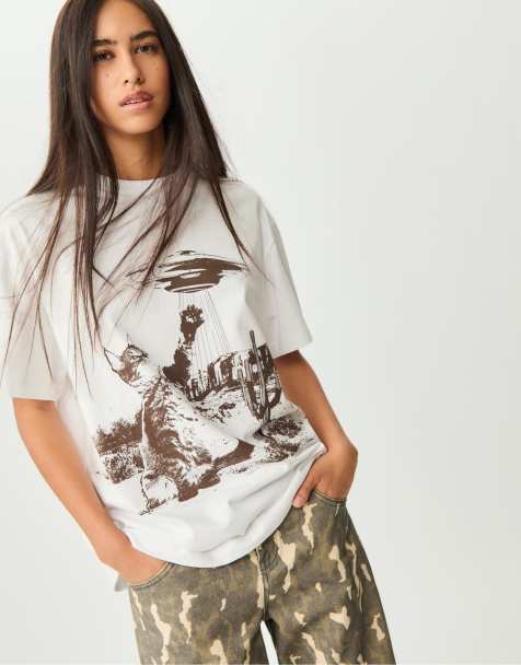 Stradivarius Oversize placement print shirt in ecru - view 1