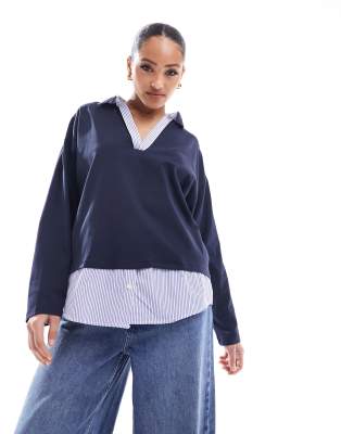 Stradivarius - Oversize-Pullover in Marineblau mit Hemd-Detail