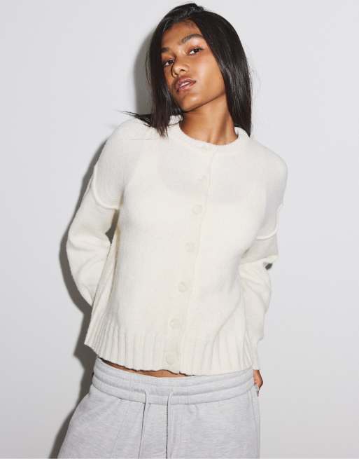 Stradivarius oversize stickad kofta i naturvit, 5 av 7